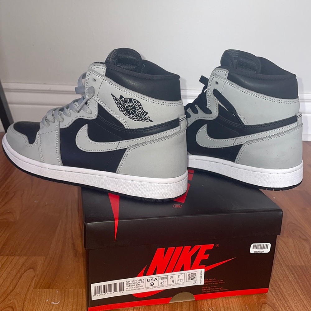 very clean shadow 2.0 ones barely worn at all very clean!!! comes with box!!!